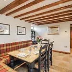 بيت للعطل Chestnut Barn
