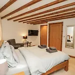 Chestnut Barn *